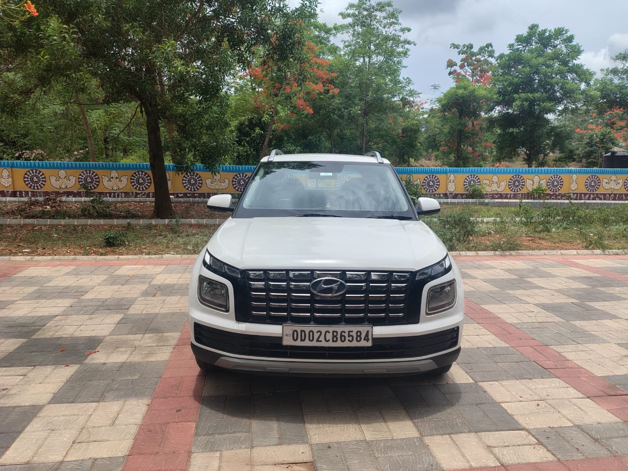 solodrive-car-rental-service-Hyundai-Venue-car-8